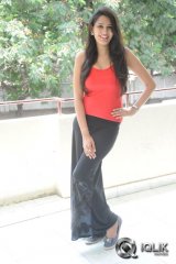 Swetha Jadhav at Inka Emi Anukoledu Movie Press Meet